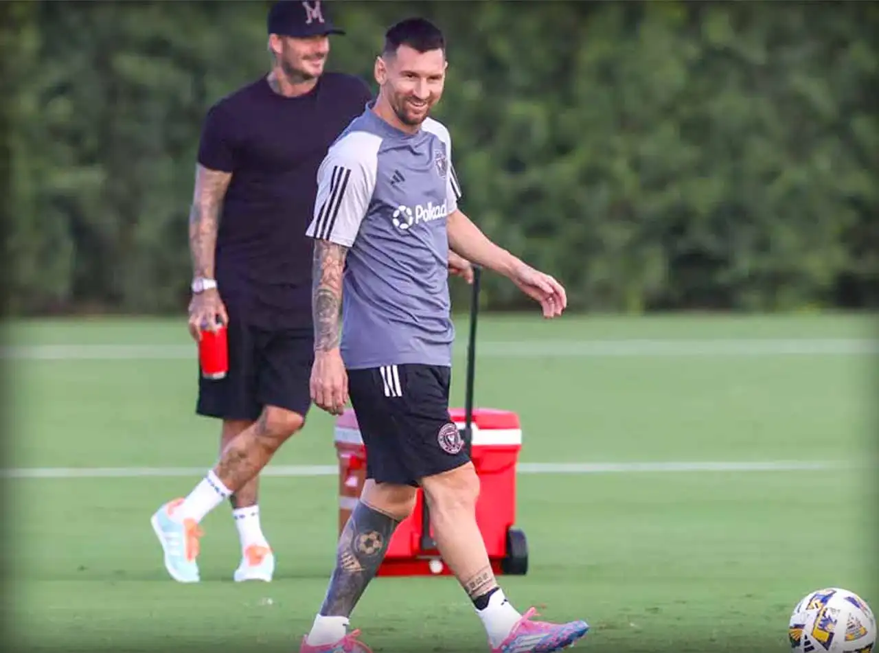 লিওনেল মেসি ২ মাস চোট সেরে মাঠে নামছেন । Lionel Messi